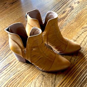 Beast Fashion camel booties - Size 8.5